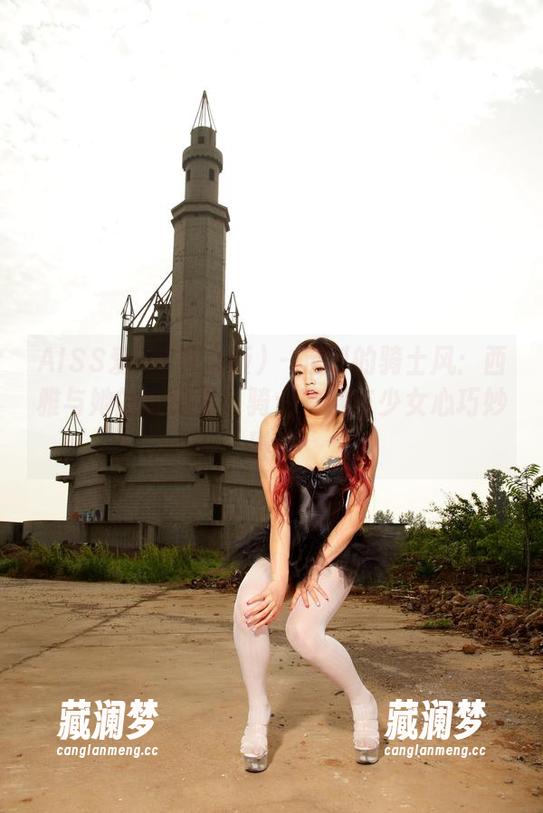 AISS爱丝(黄金版) - 定制的骑士风：西雅与她的写真里，骑士精神与少女心巧妙碰撞