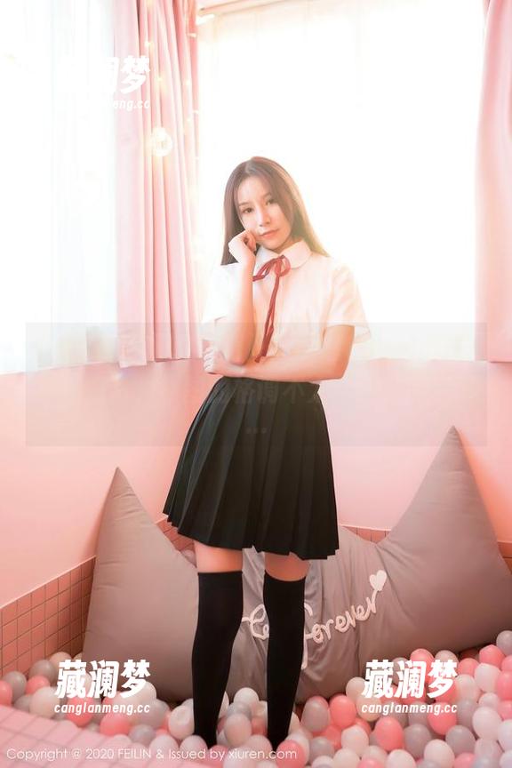 Feilin嗲囡囡-王婉悠Queen Feilin嗲囡囡 - 翻阅王婉悠Queen的白衬衫照片,原图的格调不太一样,咋回事…