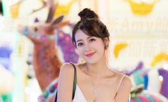 IMiss爱蜜社 – 我在艾米Amy的双马尾高清写真里，发现了看世界的新角度，真的是看不够！