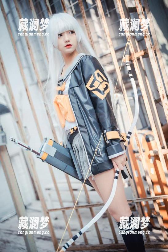 最新的Jenny(정제니)和服照片堪称一绝，每个角度都在展现什么叫优雅。