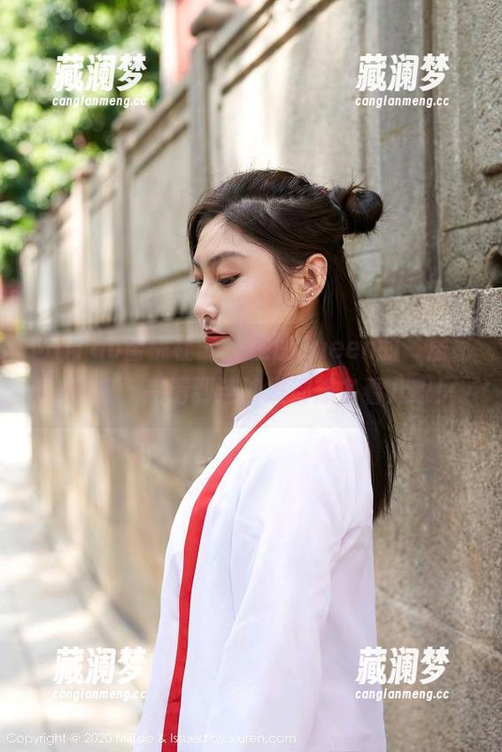 MiiTao蜜桃社 - 王婉悠Queen的‘居家’日常，高清到连沙发都想多看几眼！