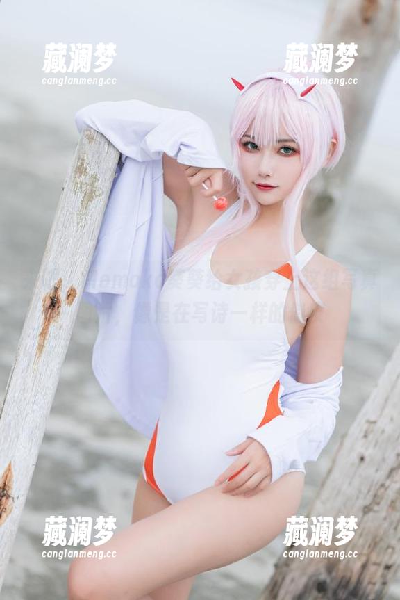 Momoko葵葵 来吧,Momoko葵葵给女孩穿上这组写真图片,像是在写诗一样的俏皮