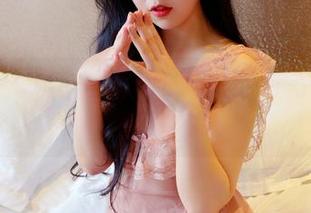 PANS – 肌肤与吊带的低语：宁宁的私拍图片集