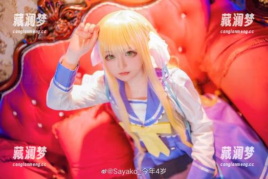 别被人掩盖的Sayako＿今年4岁，居然在棉袜上cos出了一种气场，合集看得我都沉迷了。