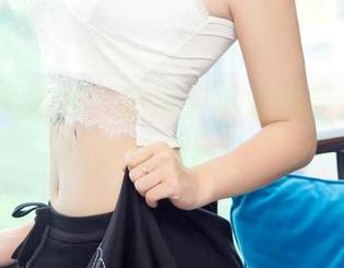 UGirls尤果网 – 唐溪若小姐的私拍，自带妹妹加成！