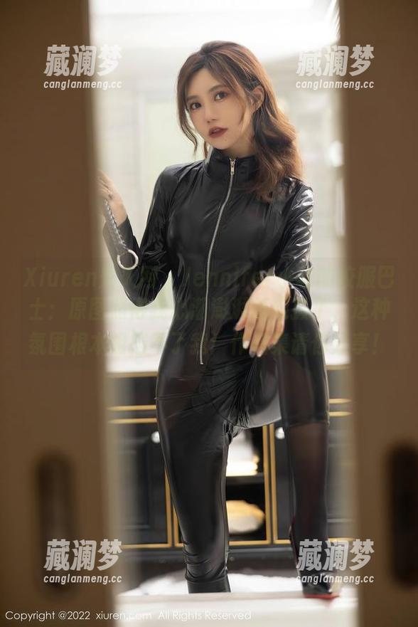 Xiuren秀人网-Jennifer小若 Xiuren秀人网 - Jennifer小若的校服巴士:原图照得我心潮澎湃想应援了,这种氛围根本阻挡不了我!作品集请你分享!