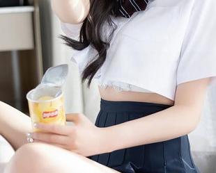 Xiuren秀人网 – Yomi悠蜜穿短裤那张照片，让我停下来思考短裤的定义？