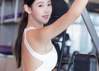 Xiuren秀人网 – 小肉肉咪的无圣光海边合集，别问，直接看效果就好！