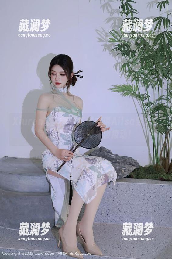 Xiuren秀人网 - 当谭睿琪Ailsa穿上白裙，高清壁纸即将被撩动！