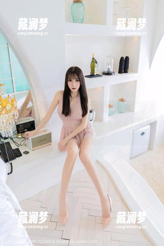 YouMi尤蜜荟-菲儿beauty YouMi尤蜜荟 - 气场十足的兔女郎,菲儿beauty的新写真集已上线,赶紧下载吧!