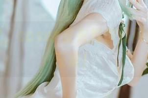 套图狂欢，coser衣衣教你如何优雅地宅在家！