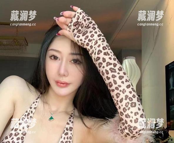 微密圈 - 别眨眼！不爱笑的赛琳的高跟鞋图集更新，炫得我懵圈，干脆出一本行走指南吧！