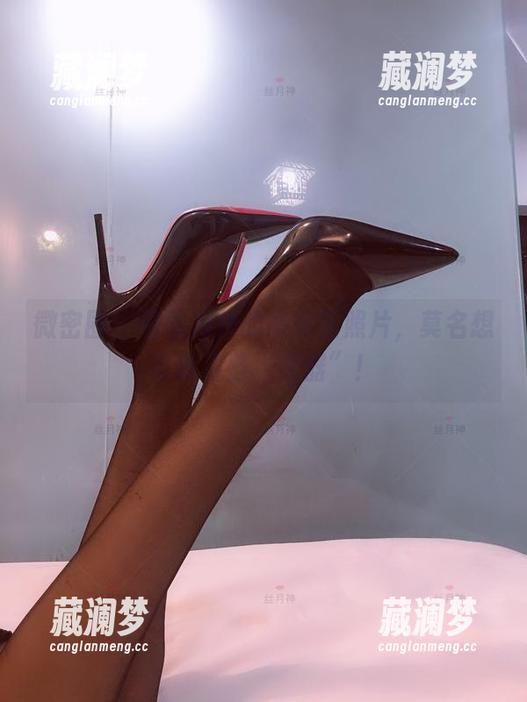 微密圈 - 看丝月神的高跟鞋照片，莫名想试试这些“武器”！
