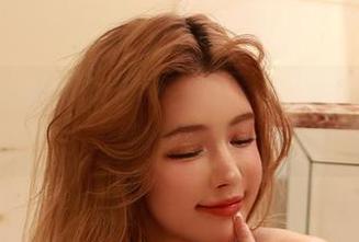 微密圈 – 制服与美图的完美结合，于芷晴教你轻松玩转两者！