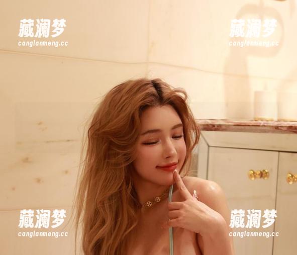 微密圈 - 制服与美图的完美结合，于芷晴教你轻松玩转两者！