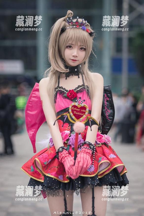 翻开五更百鬼的制服图册，今天你有制服情节了吗？