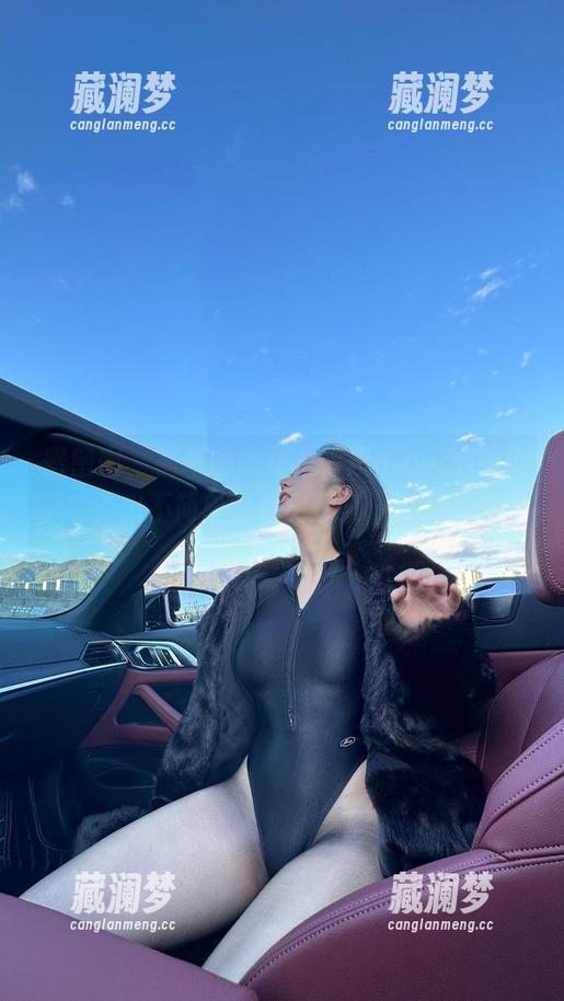 微密圈 - 简单的短裙，俏妞qiaoniu66却能拍出不简单的私房图集，真让人佩服。