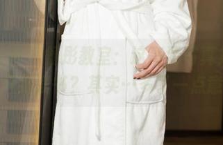 克拉女神 – 舒彤教室：这高清写真集，你以为只是读书？其实…多了一点意思。
