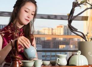 克拉女神 – 遇到薇薇新作《肉丝》，更新时期就像一场自主自燃的火。
