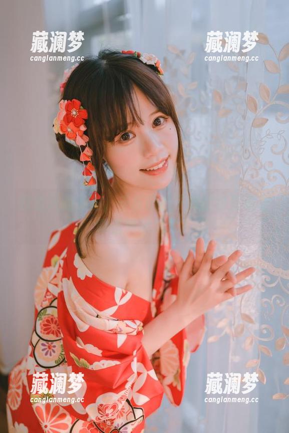 教室风的私拍，千反田鹿子的图包里藏着哪些好玩儿事？