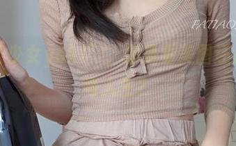 “发条少女yoki”，你是看美图还是在思考人生？
