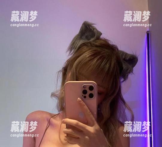 从啾小妍Deer的无圣光图片看，她把‘秘密’藏在哪儿了？