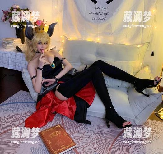 这些在下萝莉控ii的写真：游戏红人周，真让人想停下脚步了。