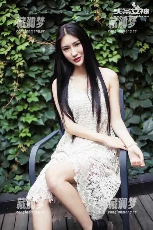 头条女神 - 唐嫣儿的眼镜福利，图片看似普通，其实暗藏玄机？