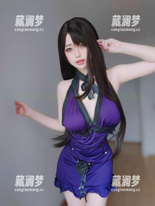 女主K 女主K的红色毛衣妹妹图包,衣服抢风头啊!
