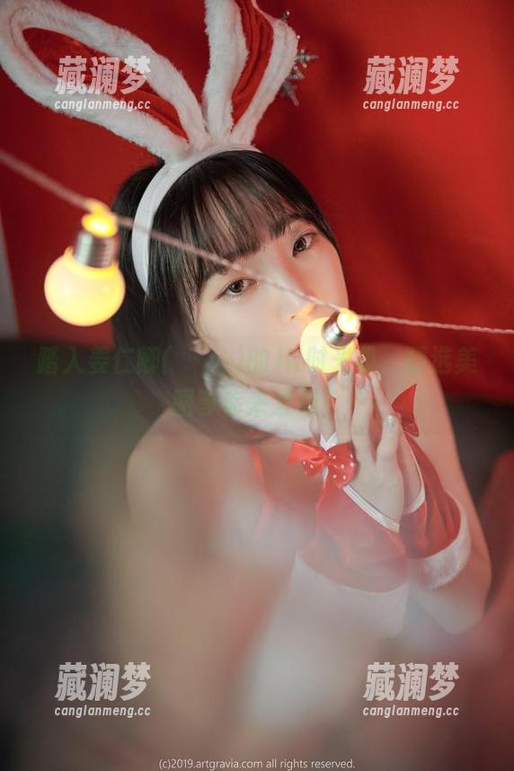 踏入姜仁卿(강인경)的JK时光机，精选美图等你来发现！