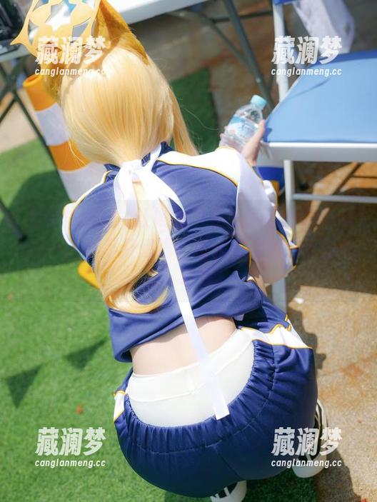 嫣嫣子 免费体操服,让嫣嫣子变成了运动Getränk——等不及想喝下这充满活力的可口气息,哈哈!