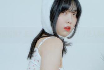 修女的日常？无圣光中的宋哈娜(송하나)让人好奇。