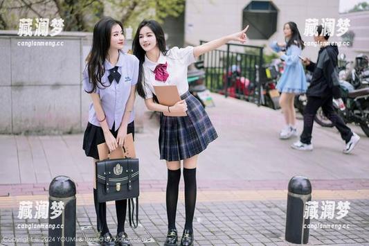 尤蜜荟 - 这黄歆苑的妹子们，合集里的图片竟然那么有意境