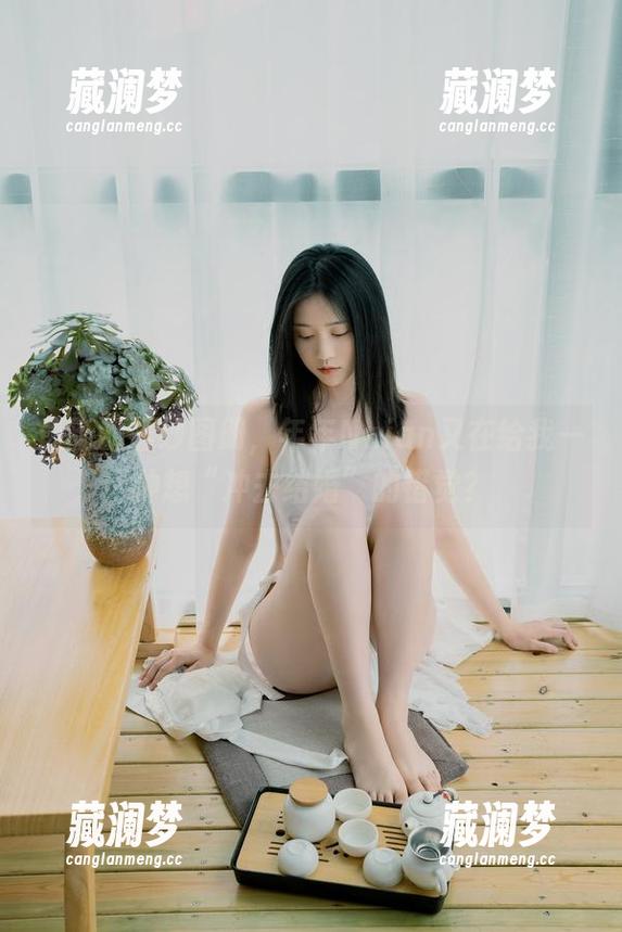 最新的婚纱图册，年年Nnian又在给我一种想“冲去结婚”的错觉？