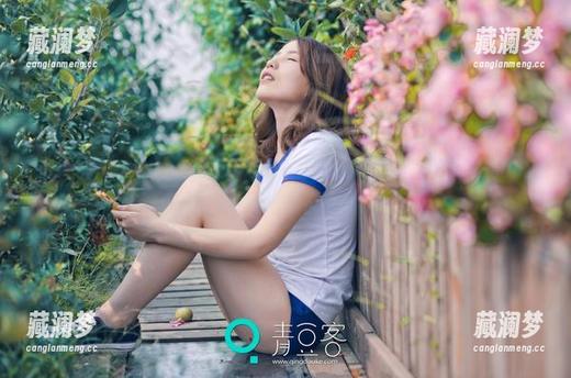 推女神 - AZHUA的作品，透着一丝透明的幽怨，毕竟无圣光的描绘别有一番滋味。