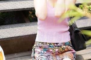 推女神 – 看她，王婉悠的女孩写真好像在和我说悄悄话