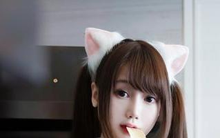 星野咪兔的这张“裸足”美图，似乎在呼唤我：快来体会这一刻的平静吧！