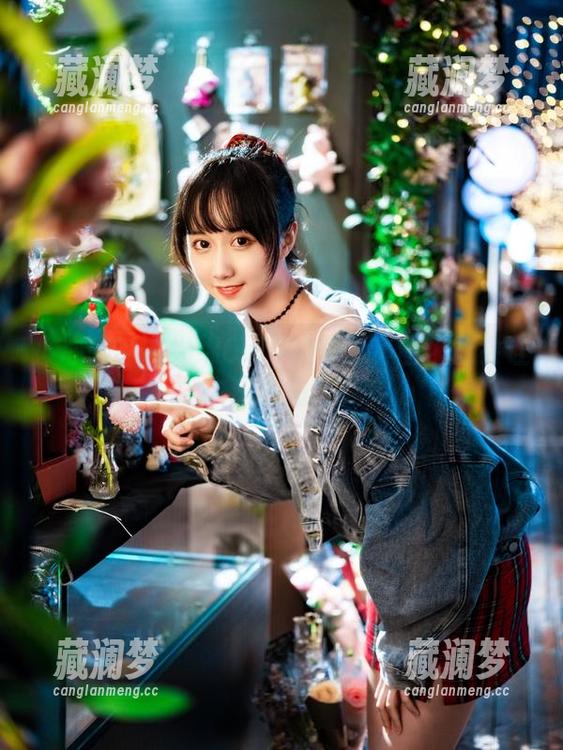 小心哦！木绵绵OwO的美足套图可能会让你流连忘返！