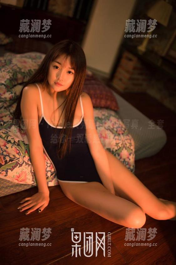 果团网 - little贝壳喵的裸足写真，全套给你一双诱惑的步伐