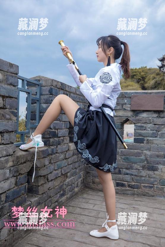 梦丝女神-玥玥 梦丝女神 - 玥玥的选择:高清壁纸和隐藏在裤里的奇迹