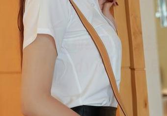 模范学院 – 哇，这豹纹都忍不住想伸手摸一下，薛琪琪sandy说“请向后转”！