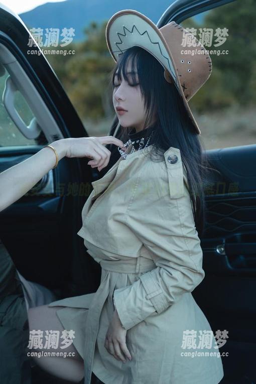 浅安安 浅安安与她的红裙,私房拍摄的细腻口感