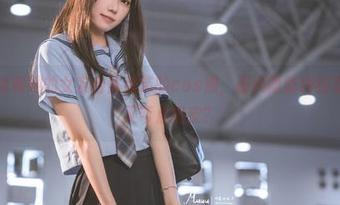炸酱沐沐和她的女友合体缔造的cos照，画风隐隐约约有点可爱又带点俏皮？
