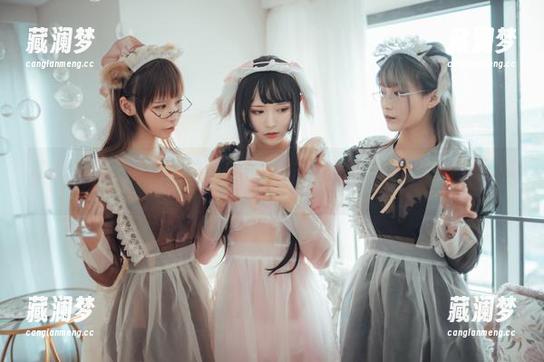 哇，这些精选美图里的爱老师phd姐姐，居然透着些莫名的气息。