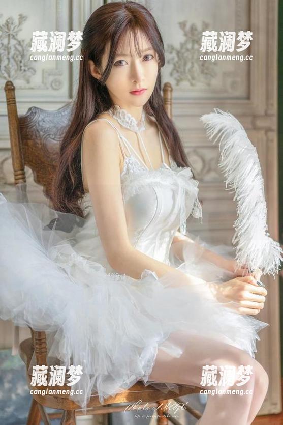 不可思议的高清写真：王羽杉换了裤里丝，真的是太让人“眼前一亮”了。