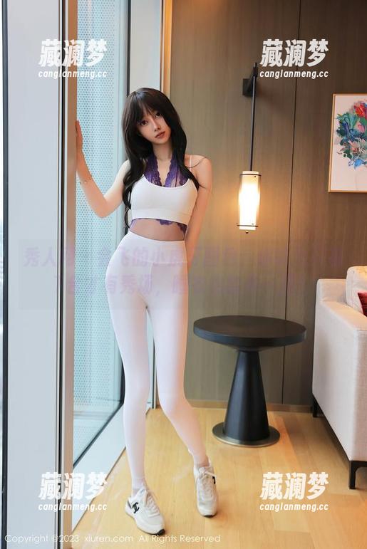 秀人网 - 会飞的小虎牙图包：你以为只有T台才有秀场，睡衣也能来一招！