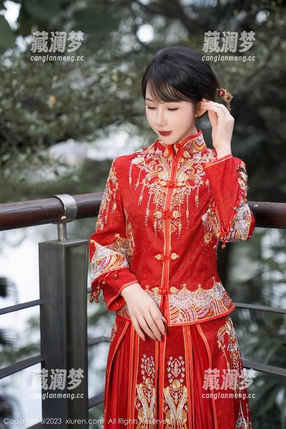 秀人网-夏甜甜 秀人网 - 吸一口气!这夏甜甜的吊带美图,不小心把脑细胞炖成了汤!