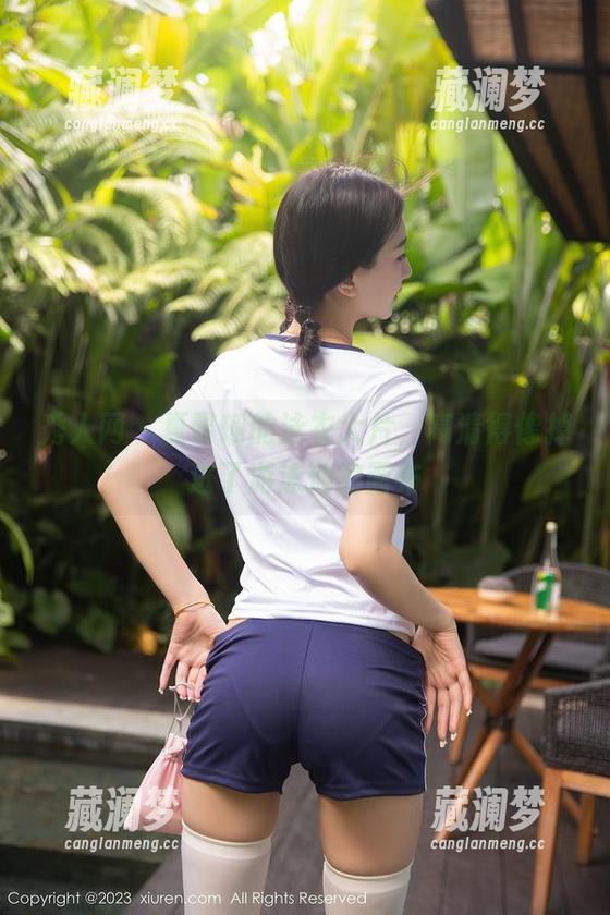 秀人网-夏馨瑶 秀人网 - 夏馨瑶的泳衣大片,高清得像掉进了游泳池的画布