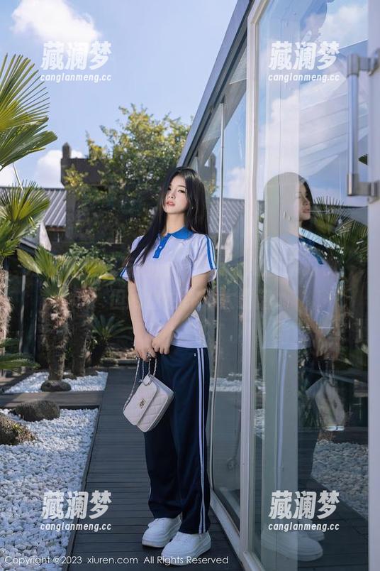 秀人网-娜露 秀人网 - 想与娜露‘女友’的画面对视,但网盘也许不太靠谱
