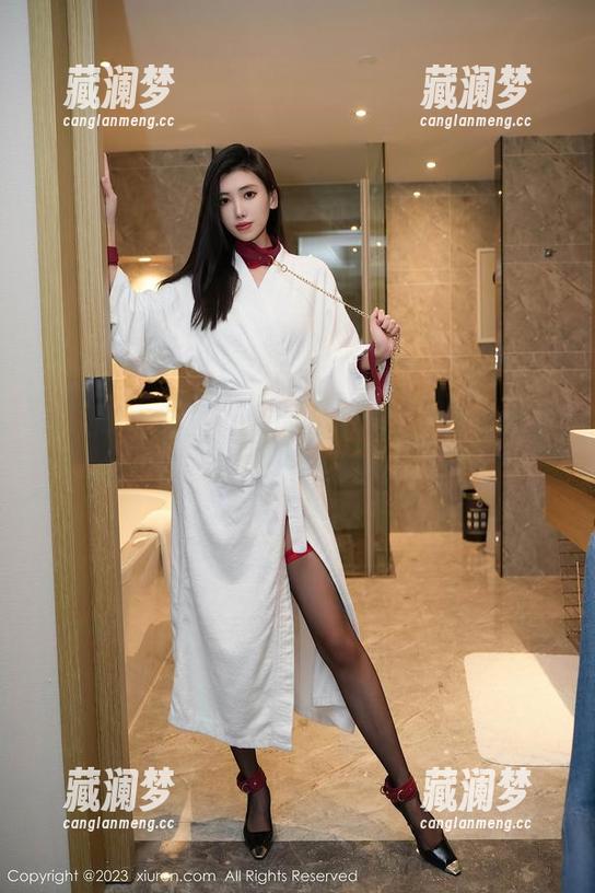 秀人网 - 原图：小逗逗与丝袜之间的微妙默契